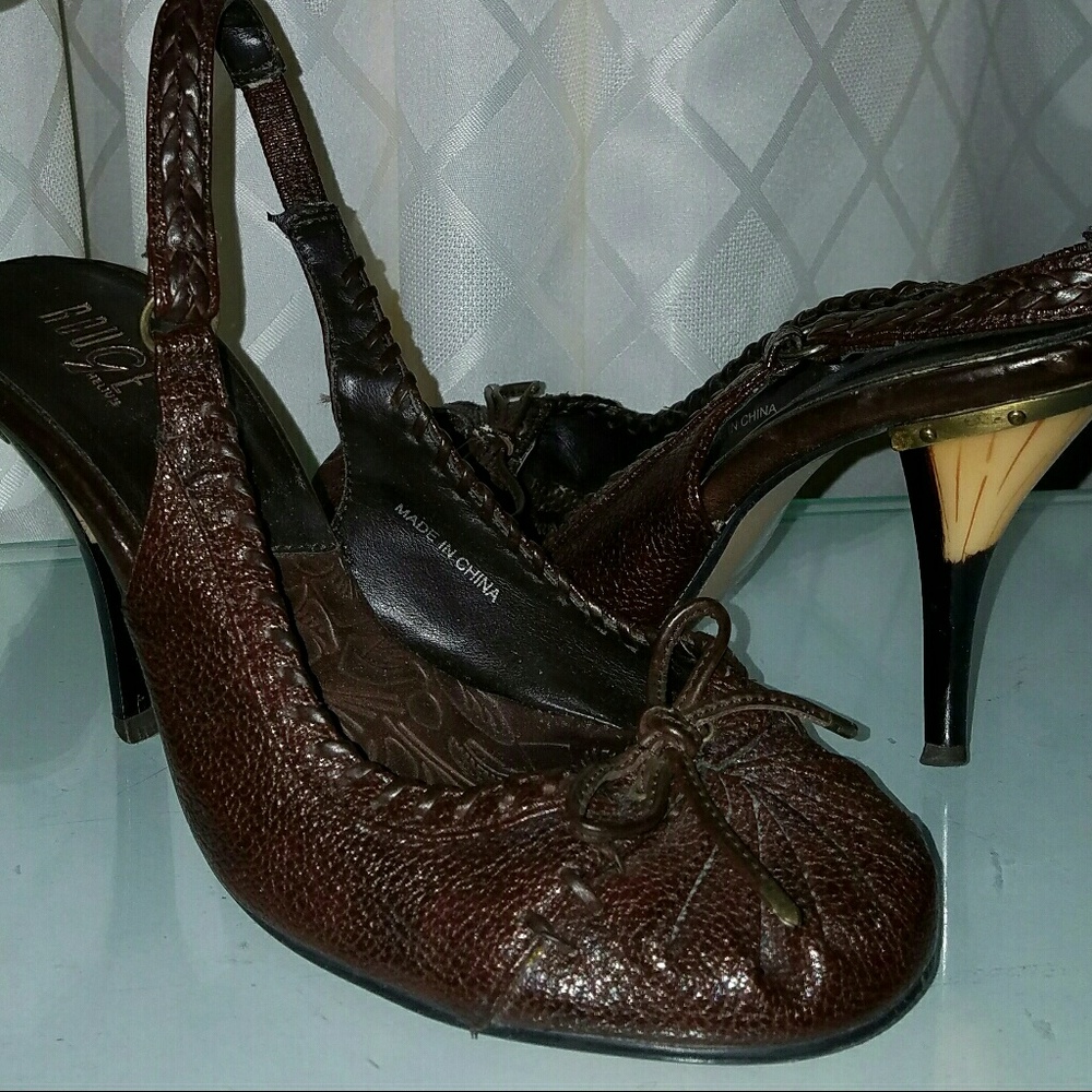 sling back pumps