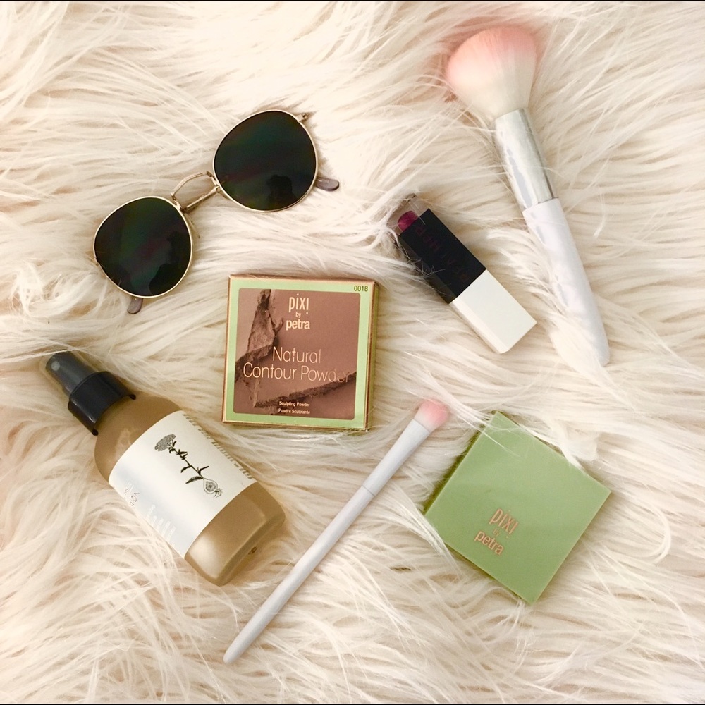 ❗️SOLD❗️NWT Pixi Shape & Shine Contour Powder