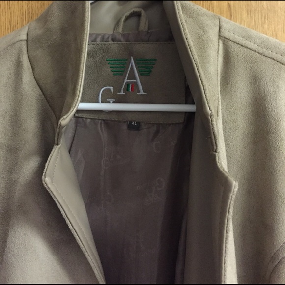 Brown jacket - Picture 2 of 4