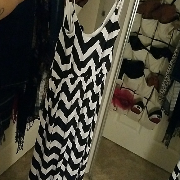 Maxi dress - Picture 2 of 2