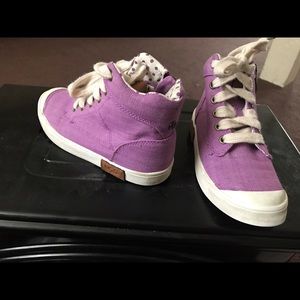 Little girl ugg sneakers
