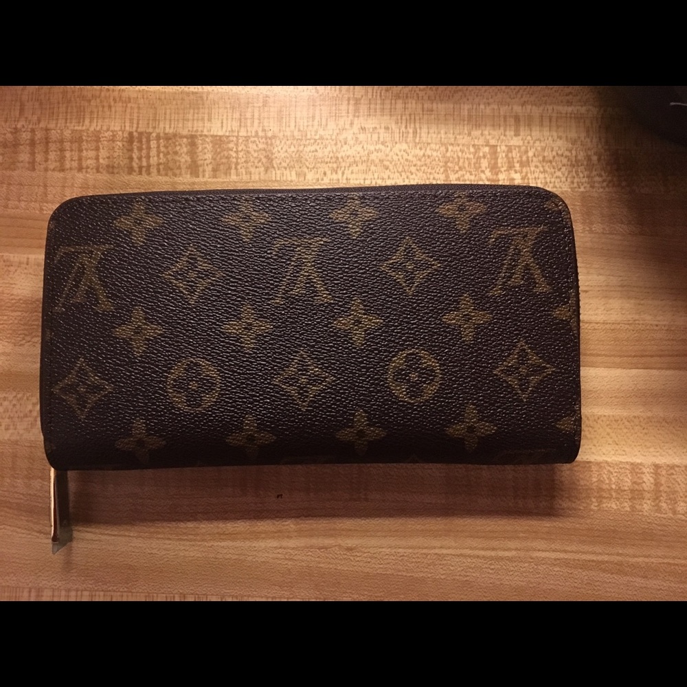 Inspire monogram wallet.