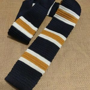 SOLD Knit tie