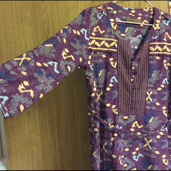 Dresses - Picture 3 of 4