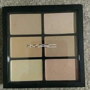 MAC Pro Conceal and Correct Palette in Light