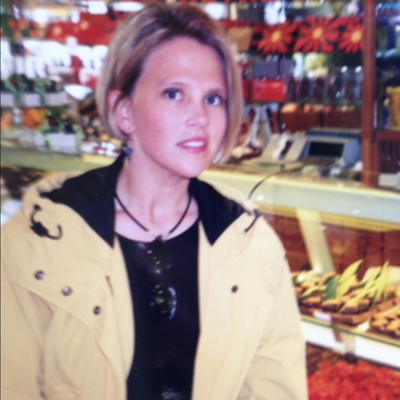 Meet your Posher, Anita - Picture 3 of 9