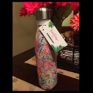 Lilly Pulitzer Starbuck Swell Resort Escape Floral