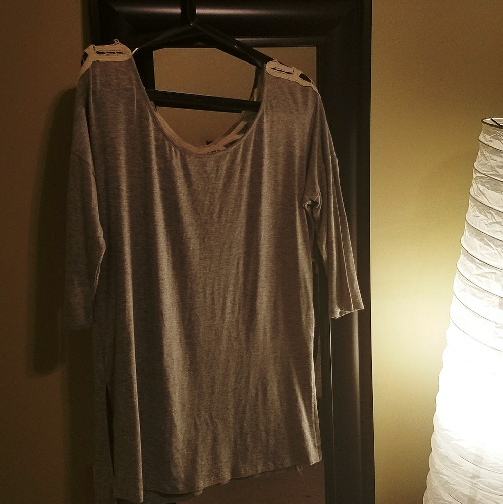 Slouchy, netted blouse