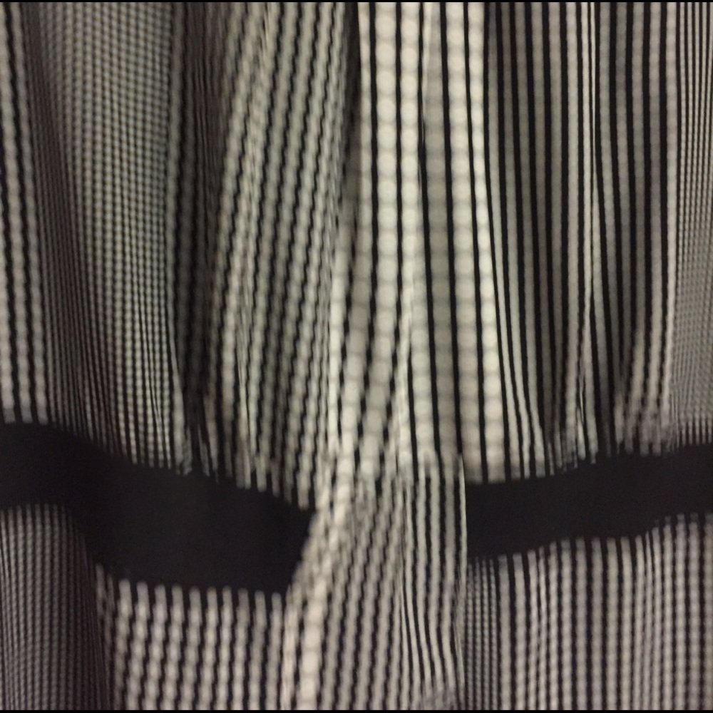 Dresses - Picture 5 of 6