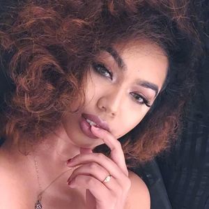 Meet your Posher, Gecelle rey