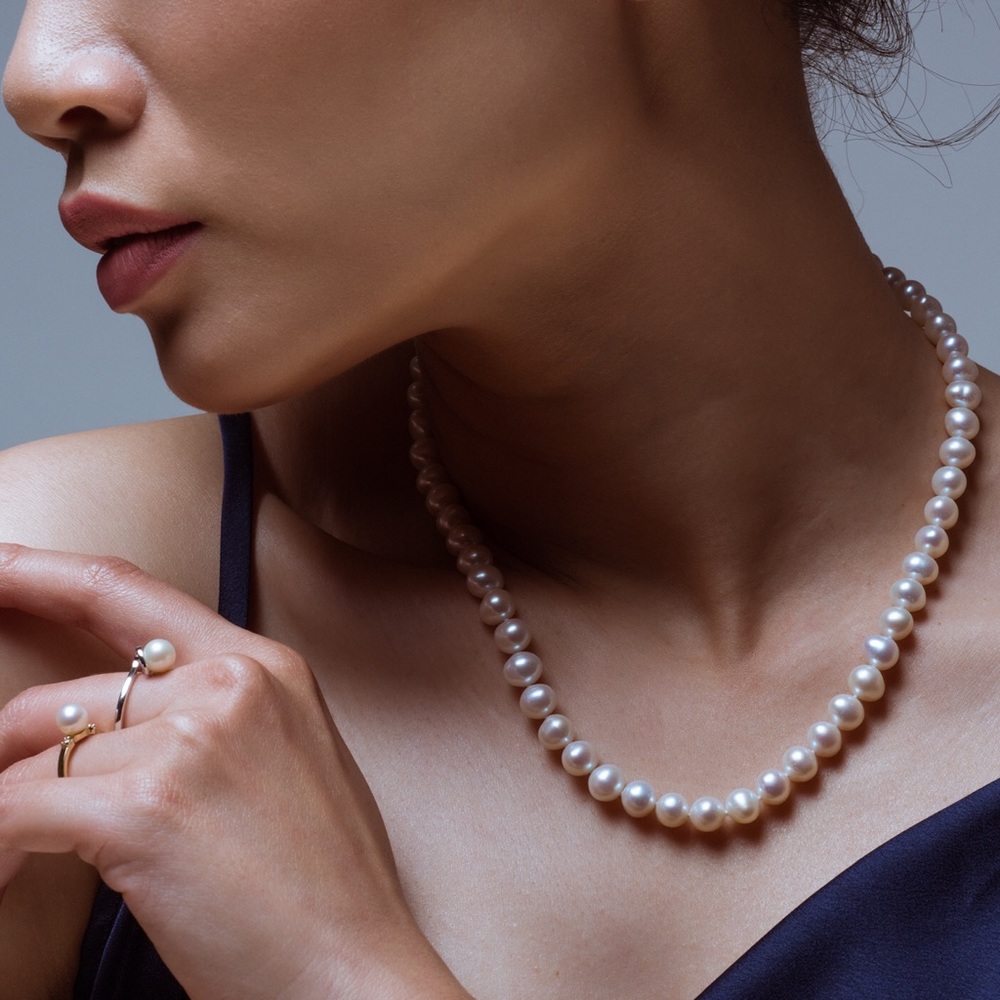 Freshwater necklace