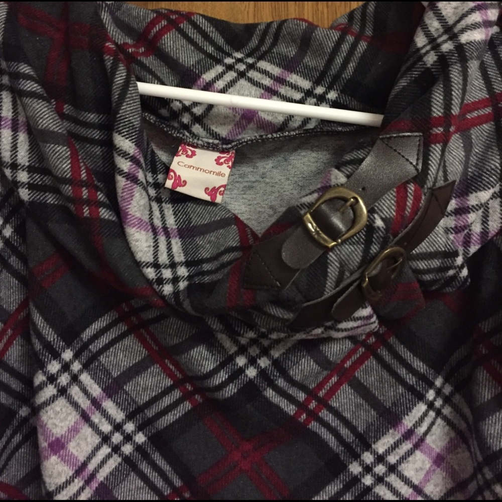 Tops - Picture 2 of 4