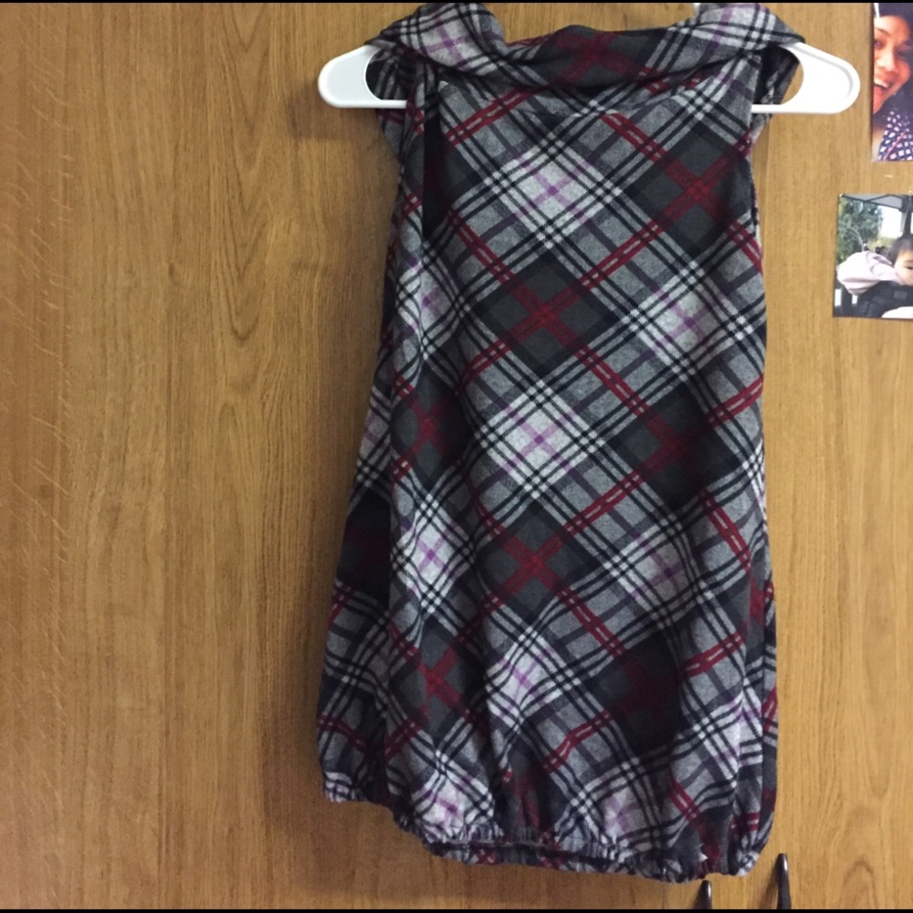 Tops - Picture 3 of 4