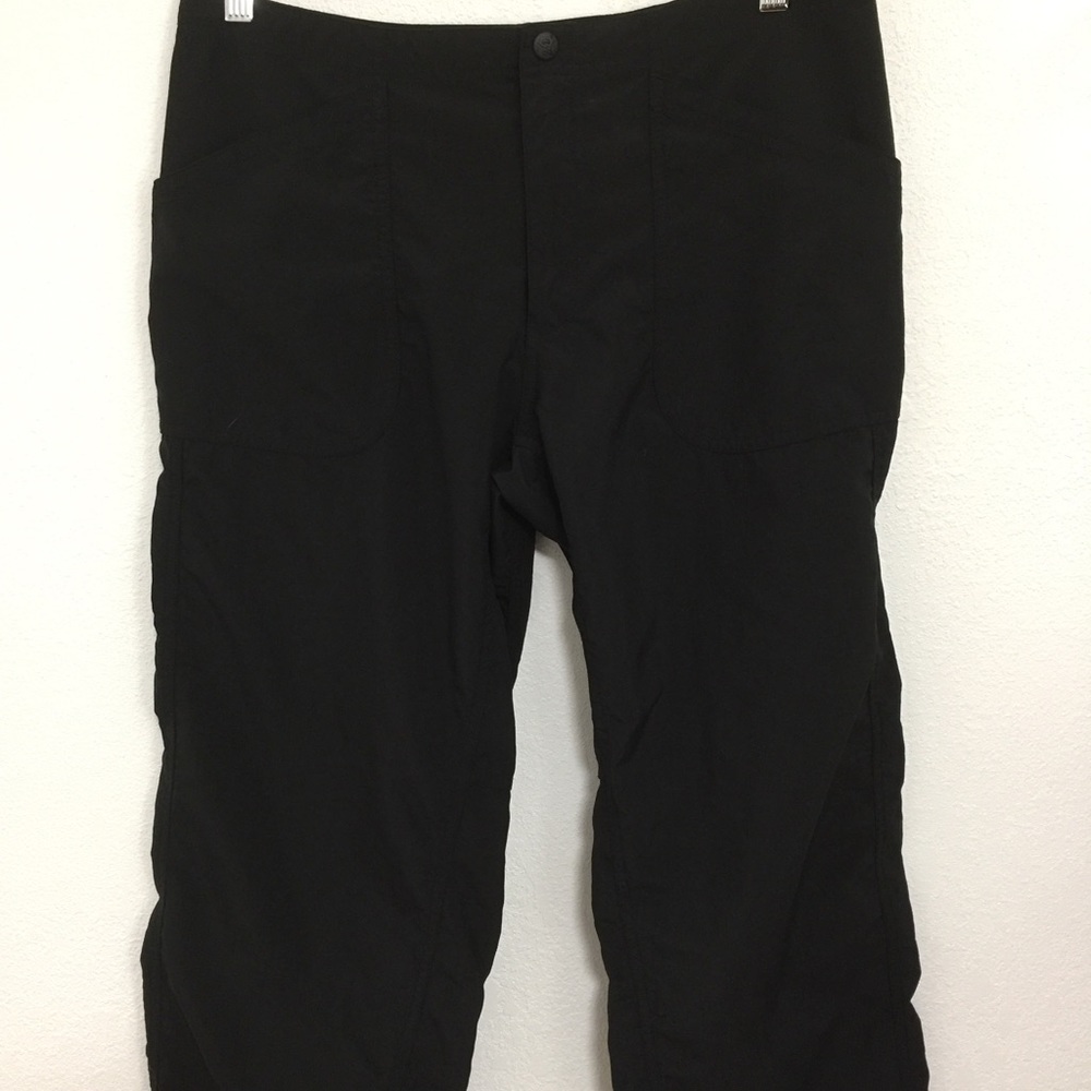 Size 12 black Mountain Hard Wear Quick Dry capris