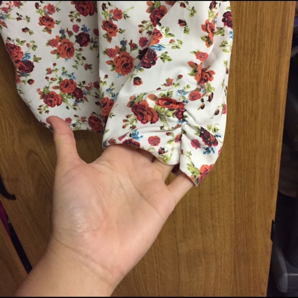 Tops - Picture 4 of 4