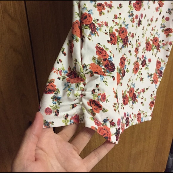 Tops - Picture 3 of 4