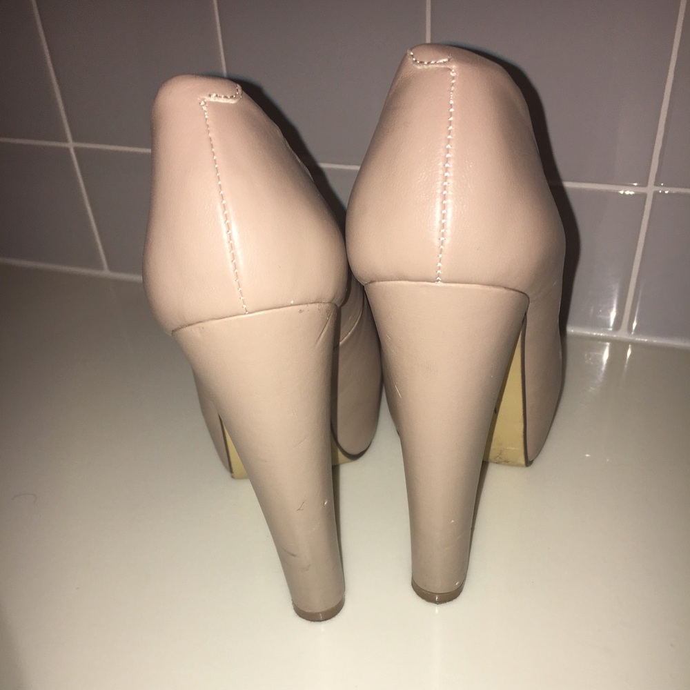 Pumps - Picture 2 of 2