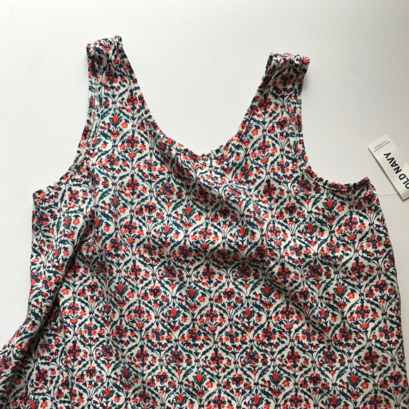 Girls Old Navy summer flow tank - Picture 3 of 3