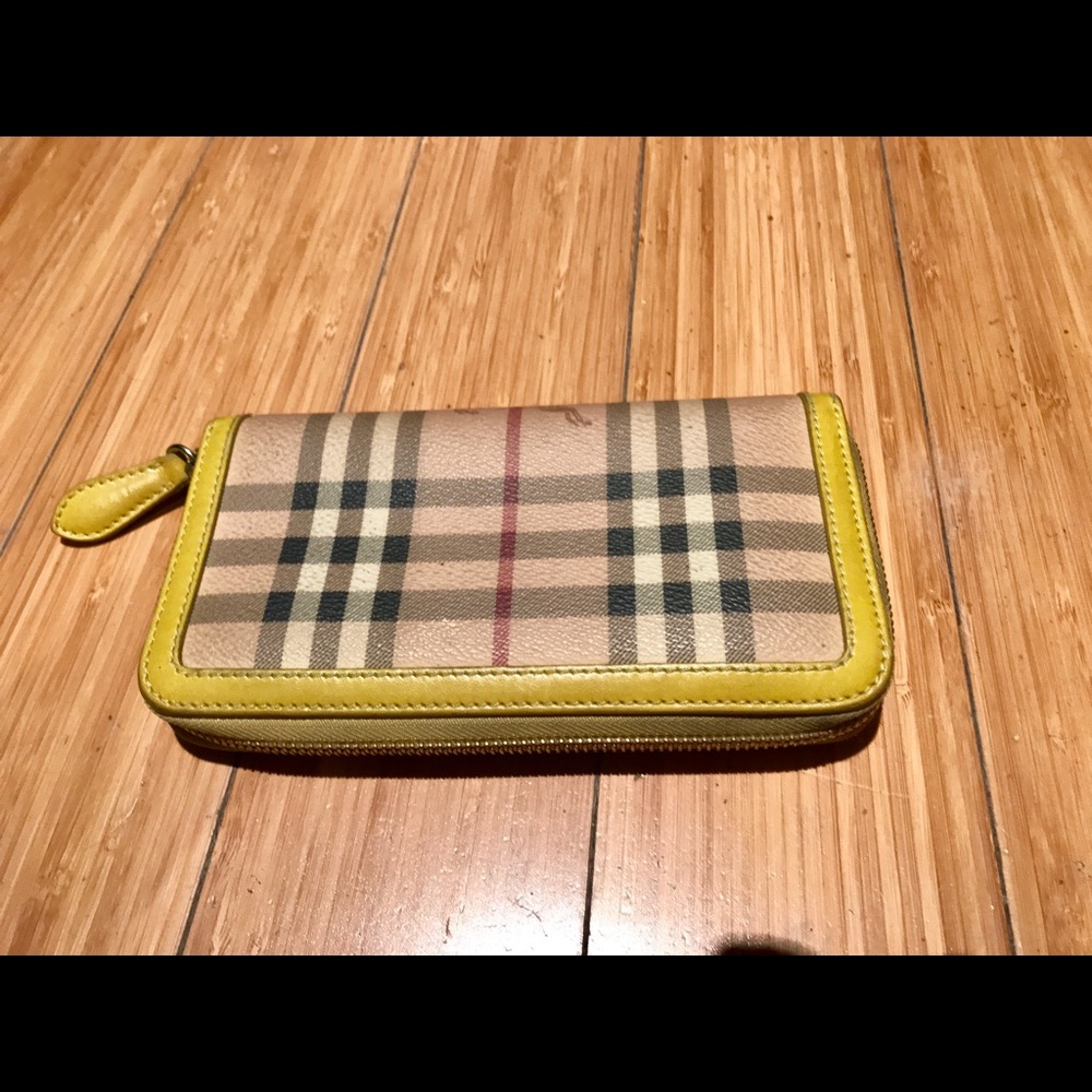 Burberry authentic wallet