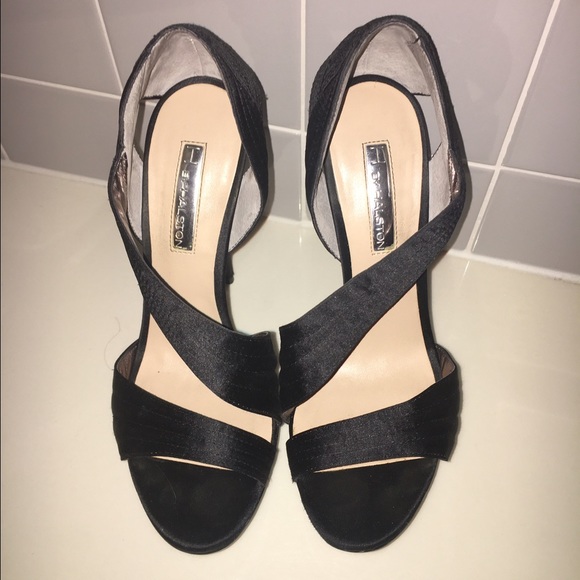 Heels - Picture 2 of 3