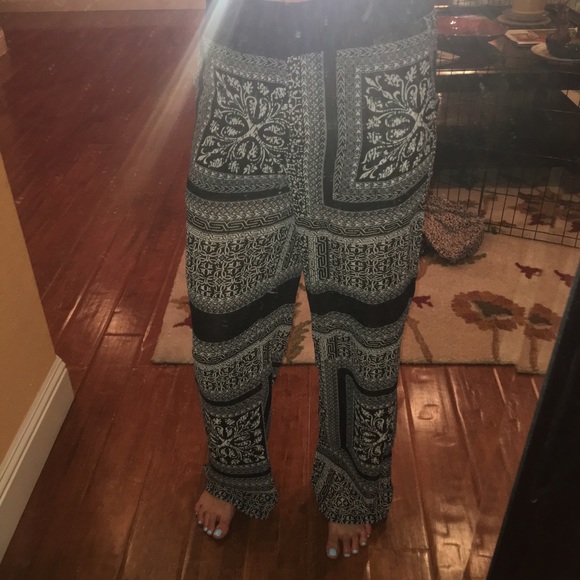 Flowy pants - Picture 2 of 5