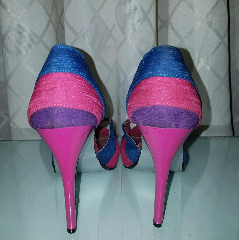 pumps - Picture 2 of 4