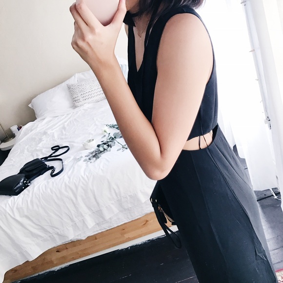 🌿Black Cutout Dress🌿 - Picture 3 of 7