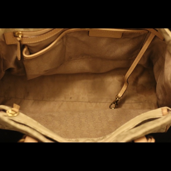 Michael Kors Monogram Jet Set Bag - Picture 3 of 8