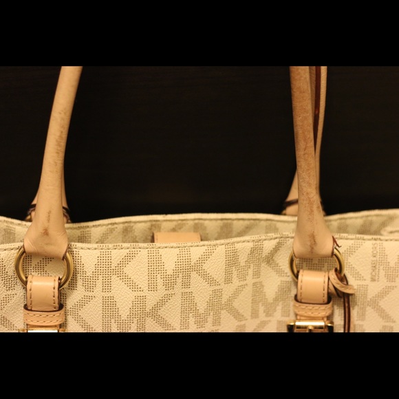 Michael Kors Monogram Jet Set Bag - Picture 5 of 8