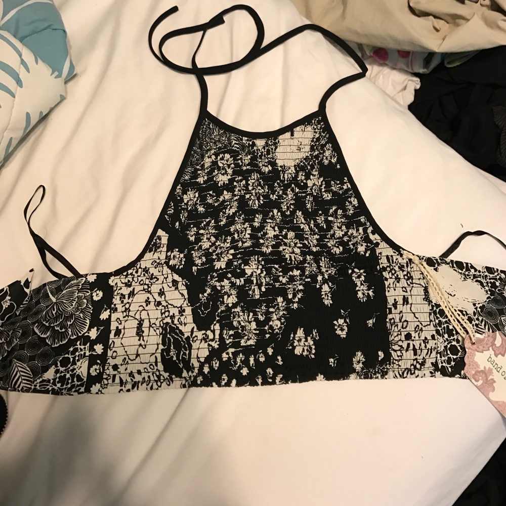 Cute black and white floral tank