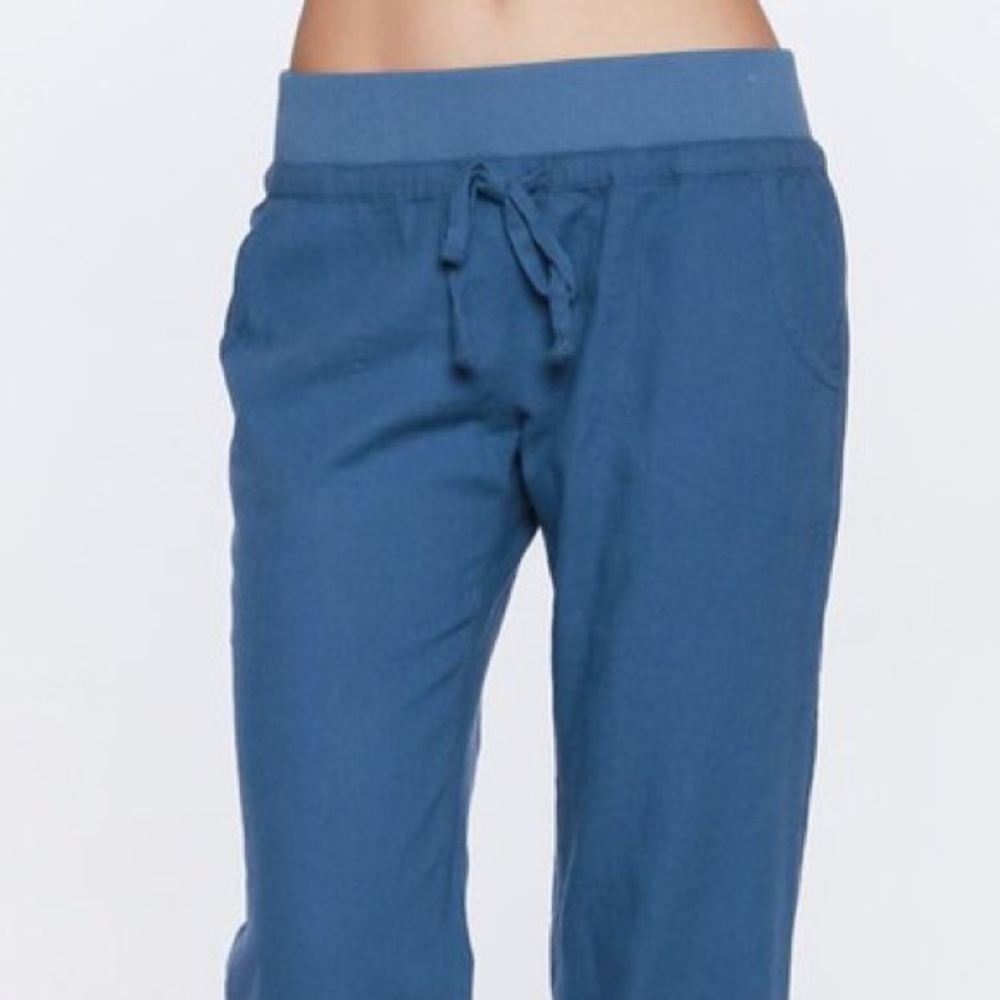 🌸🆕Leisure Linen Capris - Picture 4 of 7
