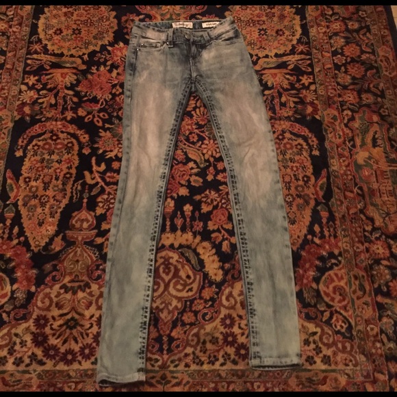 Skinny Daytrip Jeans - Picture 1 of 4