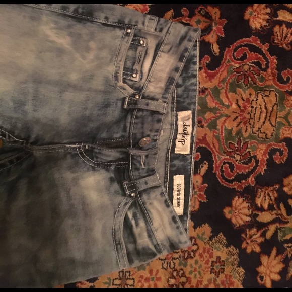 Skinny Daytrip Jeans - Picture 2 of 4