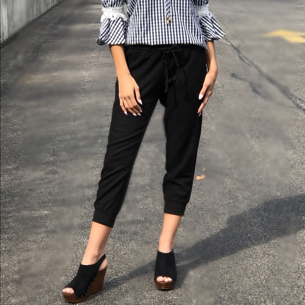 🌸🆕Leisure Linen Capris - Picture 2 of 8