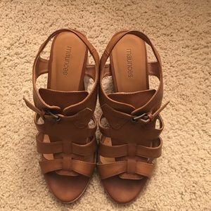 NWOT Brown heeled sandal