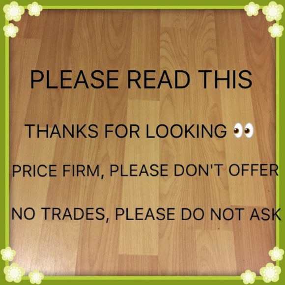 Selling this Burberry classic messenger bag - Picture 8 of 8