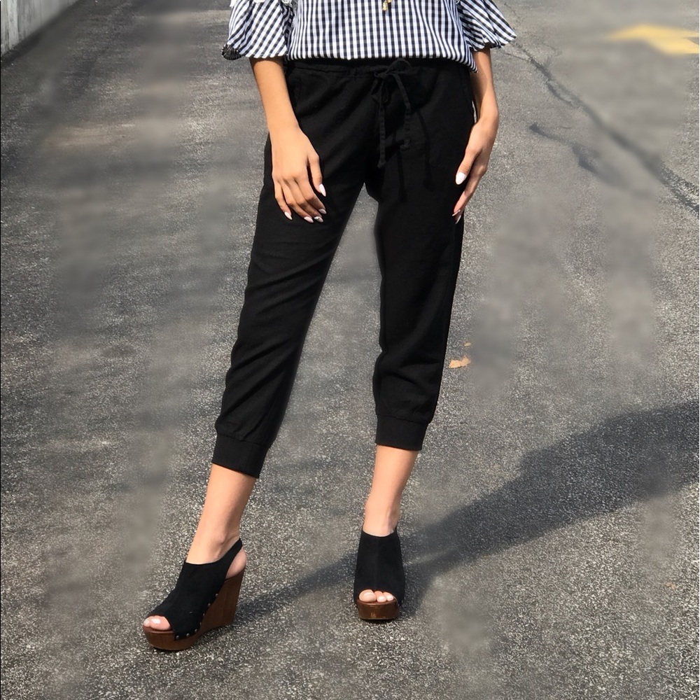 🌸🆕Leisure Linen Capris - Picture 2 of 8