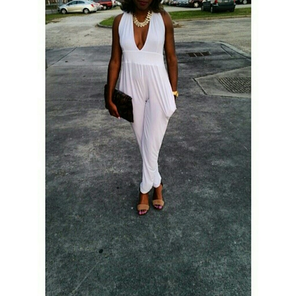 GoJane ALL WHITE JUMPSUIT W/ POCKETS