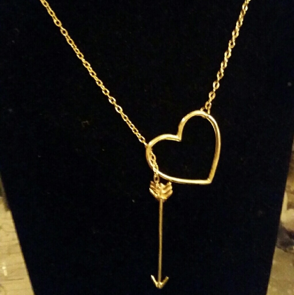 3/$30 NWT Heart and arrow gold chain necklace