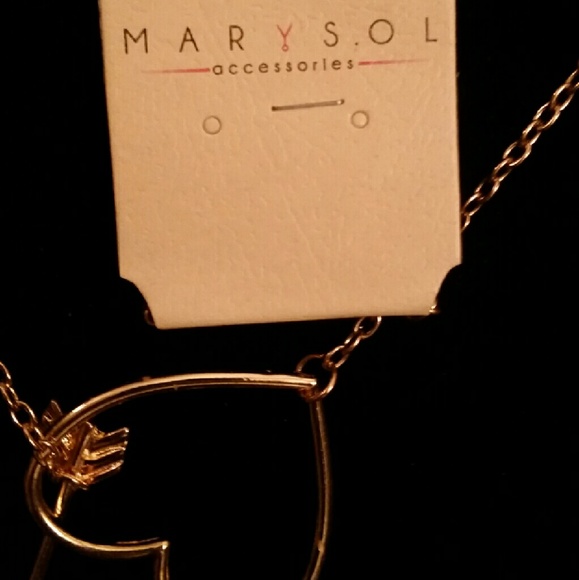 3/$30 NWT Heart and arrow gold chain necklace - Picture 3 of 3