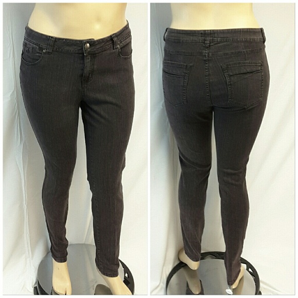 Forever 21 Denim - 40% BUNDLE DISCOUNT! FREE SHIPPING ON BUNDLES!!