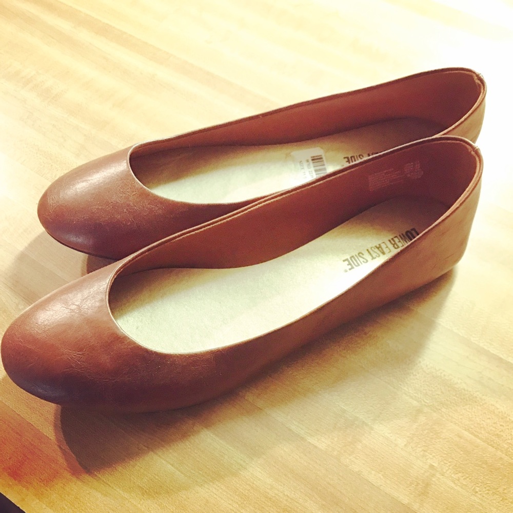 NEW Women's faux brown leather ballet flats
