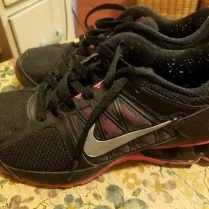 Nike sneakers black and pink