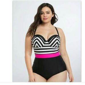 Torrid color block swim suit nwt size 0