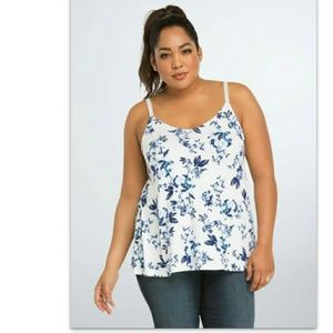 Ivory and floral torrid top nwt size 5