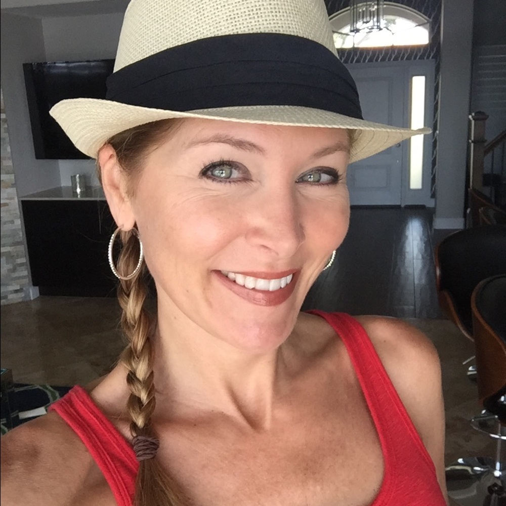 Meet your Posher, Lisa