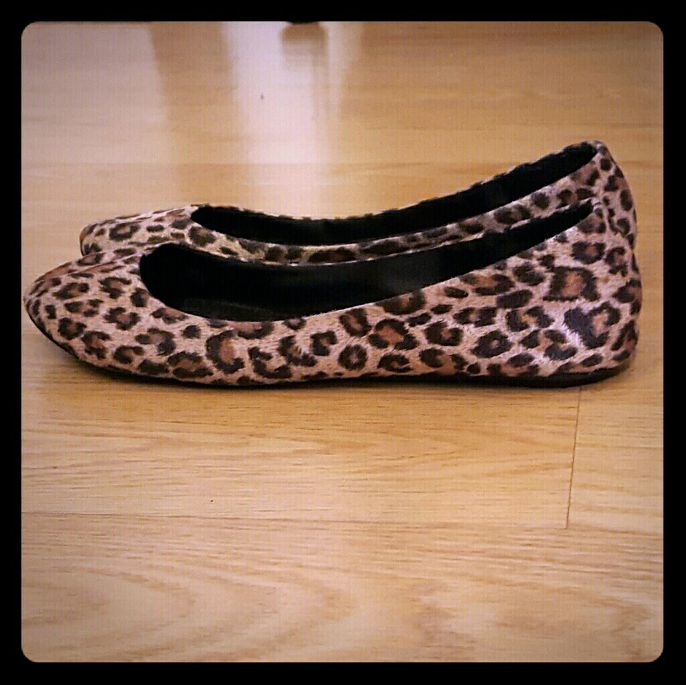 Leopard Print Flats - Picture 2 of 2