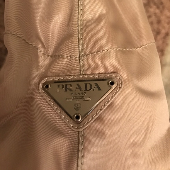 Prada - Picture 3 of 3