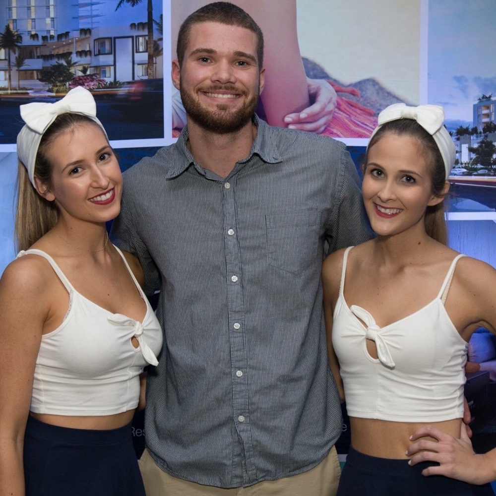 White bow tie crop tops. Size small.