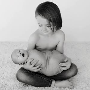 Meet your Posher, Derrick ona